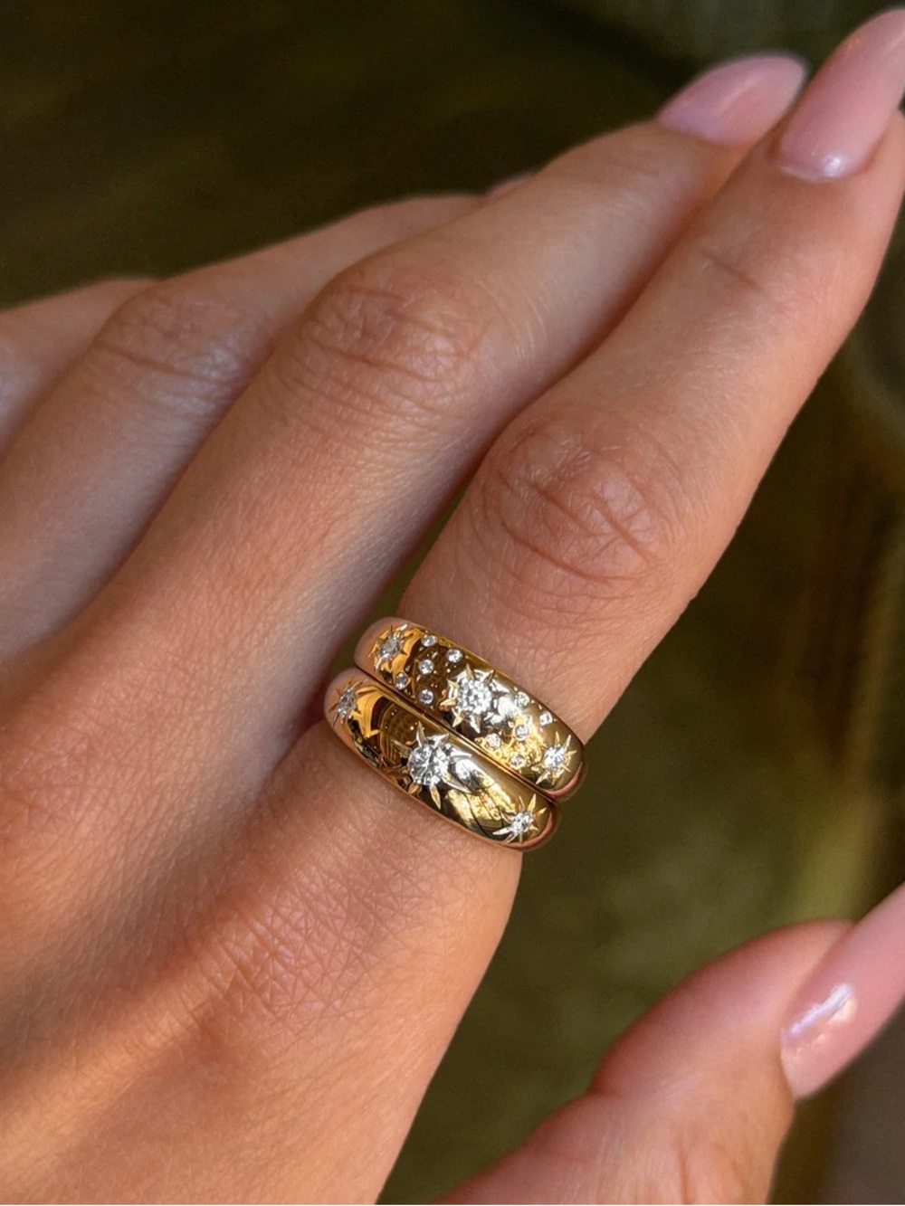 Logan Hollowell 14k yellow Gold white diamonds star set rounded Band ring 8 - Picture 2 of 10